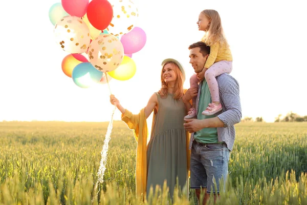 Happy Family Colorful Balloons Outdoors Sunny Day — Stock Photo, Image