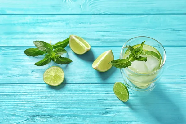 Natural Lemonade Lime Mint Glass Wooden Table — Stock Photo, Image