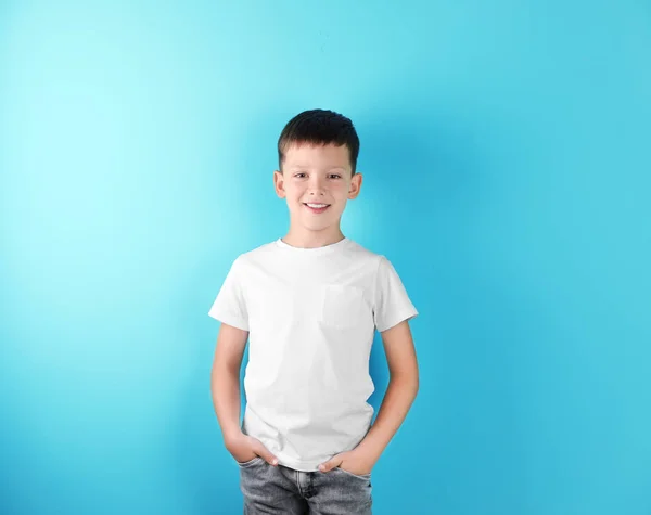 Mały Chłopiec Shirt Kolor Tła Makieta Projekt — Zdjęcie stockowe