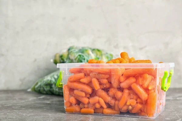 Container Frozen Carrots Table Vegetable Preservation — Stock Photo, Image