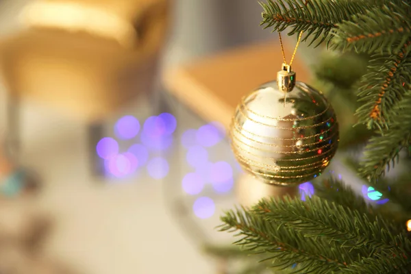 Decoración Brillante Árbol Navidad Interior Primer Plano —  Fotos de Stock