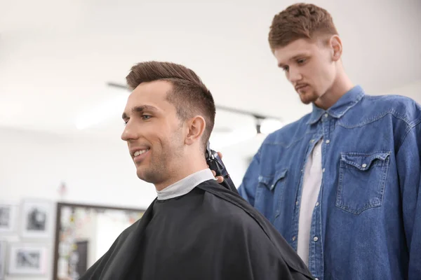 Professional Barber Working Client Hairdressing Salon Hipster Fashion — Stock Photo, Image