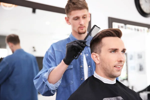 Professional Barber Working Client Hairdressing Salon Hipster Fashion — Stock Photo, Image