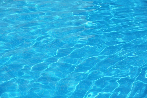 Klares Erfrischungswasser Schwimmbad — Stockfoto