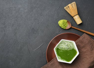 Düz matcha ile kompozisyon çay açayım