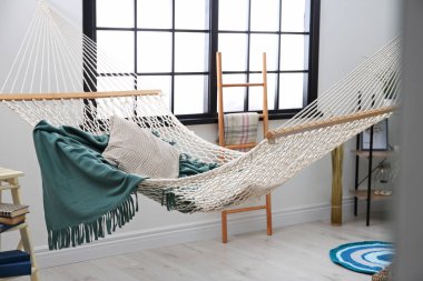 Güzel oda içi rahat hamak