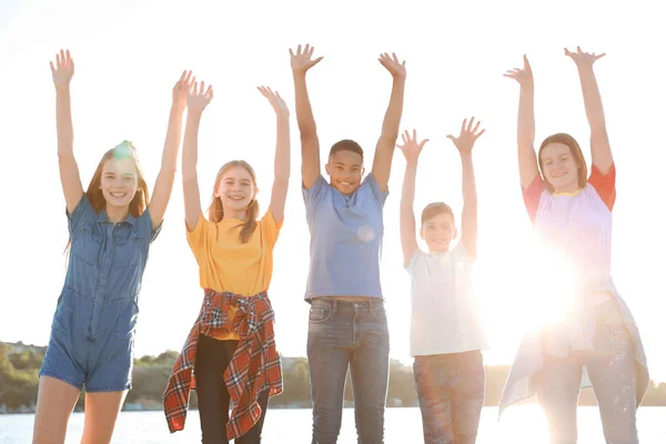 Groupe Enfants Extérieur Jour Ensoleillé Camp Été — Photo