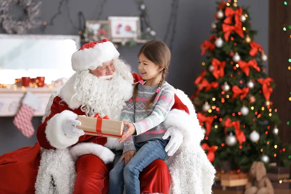 Little Girl Gift Box Sitting Authentic Santa Claus Lap Indoors — Stock Photo, Image