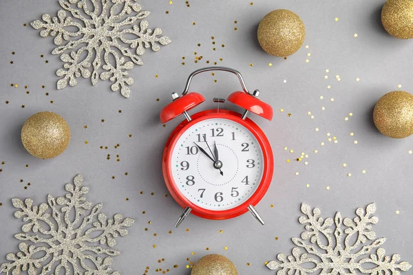 Flat Lay Composition Alarm Clock Decorations Grey Background Christmas Countdown — Stock Photo, Image
