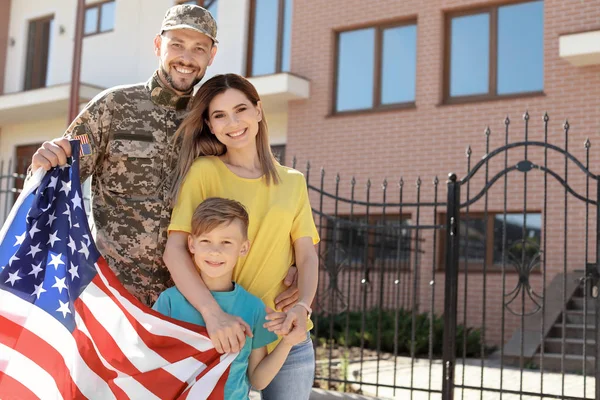 Soldado Americano Reunió Con Familia Aire Libre Servicio Militar — Foto de Stock