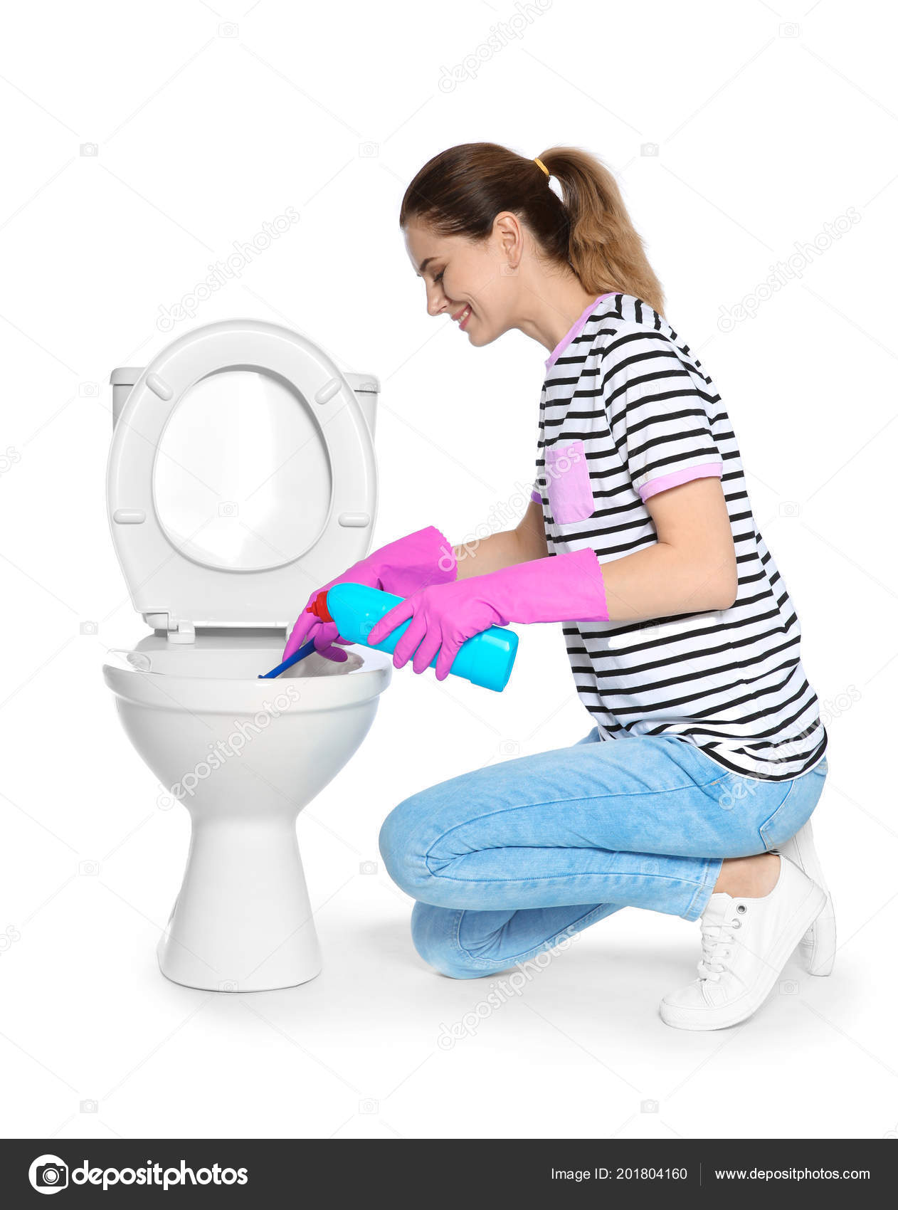 File:Woman cleaning toilets.jpg - Wikipedia