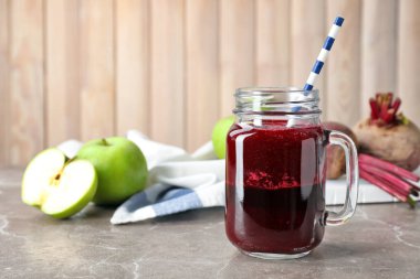 Mason kavanoza tablo taze pancar suyu ile