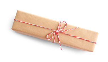 Güzel hediye kutusu beyaz arka plan, üstten görünüm üzerinde sarılı