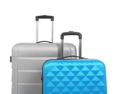 Beyaz arka plan üzerinde yolculuk için yeni bavul Paketli