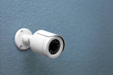 Modern güvenlik Cctv kamera gri duvar