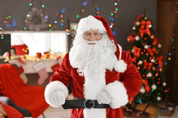 Geleneksel kostüm kapalı otantik Noel Baba