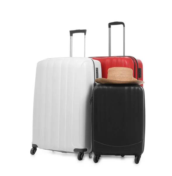 Neue Koffer Und Mützen Für Die Reise Auf Weißem Hintergrund — Stockfoto