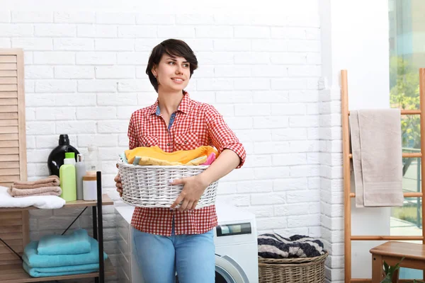 Young Woman Holding Basket Clean Clothes Home — Stock Photo, Image