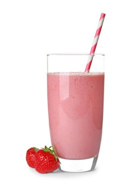 Beyaz zemin üzerine lezzetli çilek güler yüzlü camla