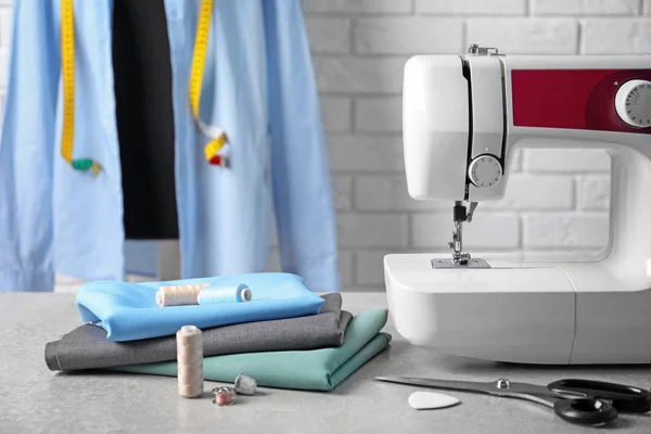 Šicí Stroj Textilie Doplňky Pro Přizpůsobení Stůl — Stock fotografie
