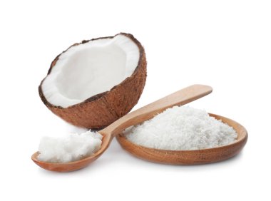 Beyaz zemin üzerine Hindistan cevizi yağı ile kompozisyon. Sağlıklı yemek