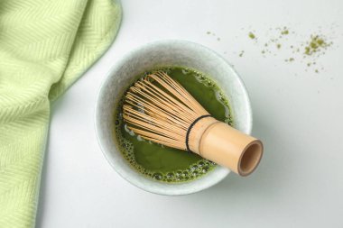 Chawan taze matcha çay ve chasen tablo, sayfa görünümü