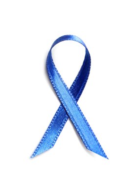 Beyaz arka plan, üstten görünüm olarak blue ribbon. Kanseri bilinçlendirme
