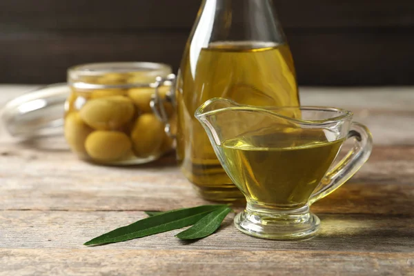 Gravy Boat Fresh Olive Oil Wooden Table Closeup — Stock Photo, Image