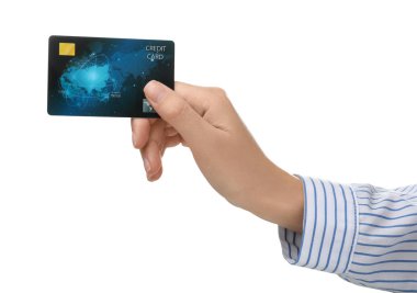 Beyaz arka plan üzerinde kredi kartı tutan kadın