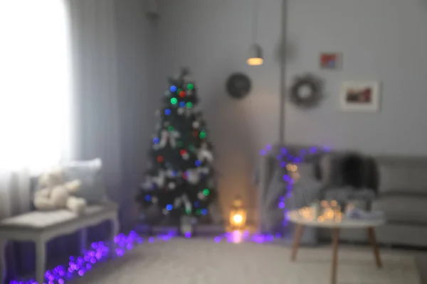 Vista Borrosa Habitación Con Hermoso Árbol Navidad —  Fotos de Stock