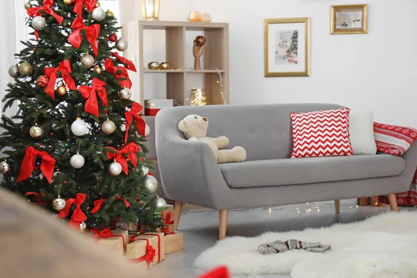 Bellissimo Albero Natale Salotto Decorato — Foto Stock