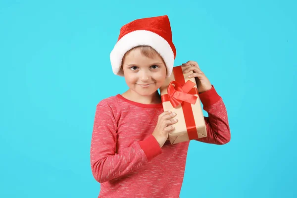Милий Маленька Дитина Санта Hat Різдвяний Подарунок Колір Тла — стокове фото