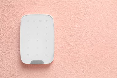 Modern alarm sistemi tuş takımında renk duvar