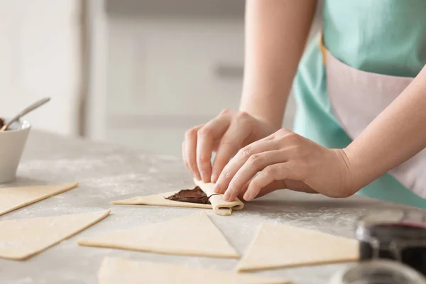 Marktlieden Lekkere Croissants Met Chocopasta Tafel Close — Stockfoto