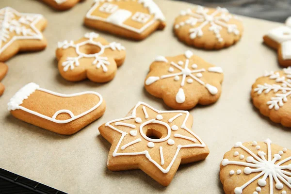 Sabrosas Galletas Caseras Navidad Papel Pergamino Primer Plano —  Fotos de Stock