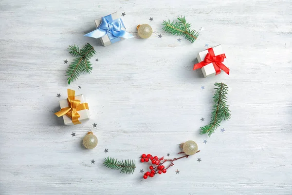 Composición Navidad Plana Con Cajas Regalo Decoración Festiva Sobre Fondo — Foto de Stock