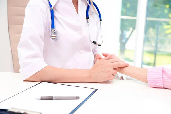 Doctor Checking Little Girl Pulse Hospital — Stock Photo, Image