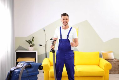 Profesyonel aparat kapalı kuru temizleme işçisi