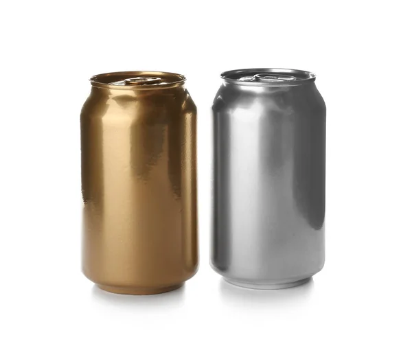 白い背景の飲料缶 — ストック写真