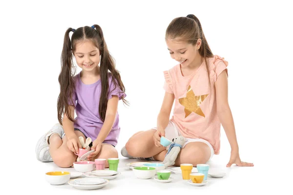 Crianças Brincando Festa Chá Com Brinquedos Fundo Branco Entretenimento Interior — Fotografia de Stock