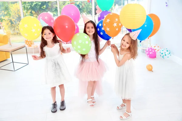 Meninas Bonitas Com Balões Festa Aniversário Dentro Casa — Fotografia de Stock