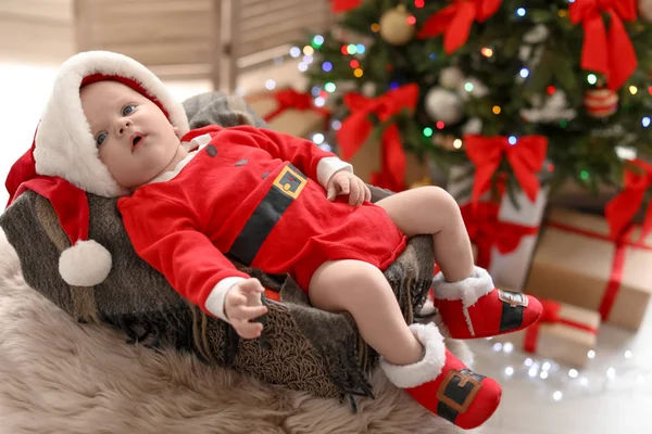 Carino Bambino Costume Natale Casa — Foto Stock