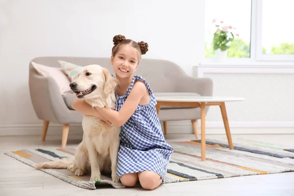 Cute Little Child Her Pet Floor Home — Stock Photo, Image