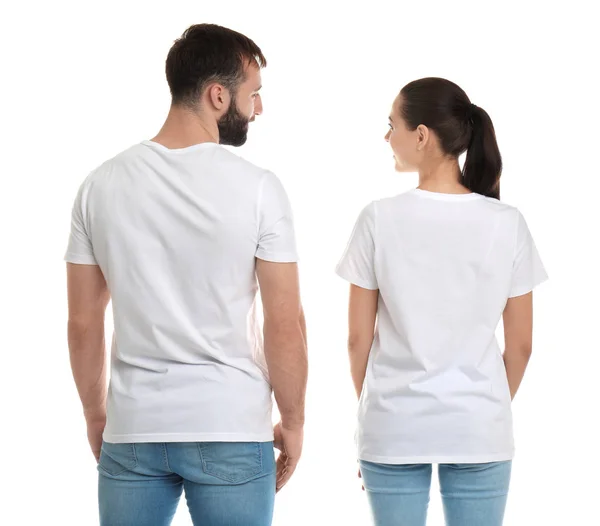 Νεαρό Ζευγάρι Στο Shirts Άσπρο Φόντο Κοροϊδεύω Για Σχεδίαση — Φωτογραφία Αρχείου