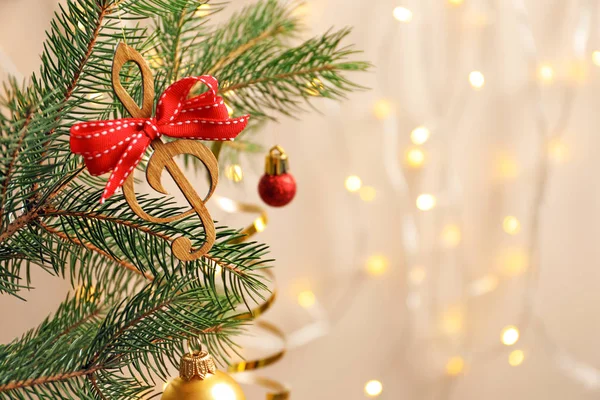 Υποκατάστημα Δέντρο Έλατο Ξύλινα Σολ Θολή Φόντο Χριστουγεννιάτικη Μουσική Έννοια — Φωτογραφία Αρχείου