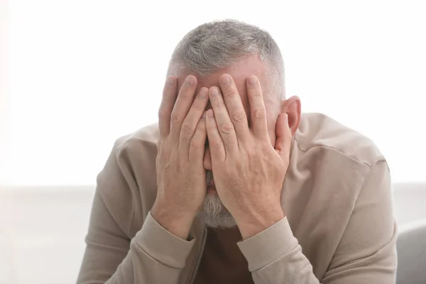 Uomo Anziano Stato Depressione Chiuso — Foto Stock