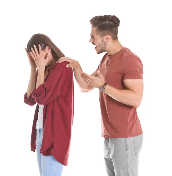 Pareja Joven Discutiendo Sobre Fondo Blanco Problemas Relación — Foto de Stock