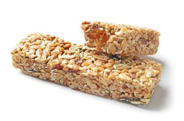 Tahıl gevreği barlar beyaz arka plan üzerinde. Sağlıklı snack