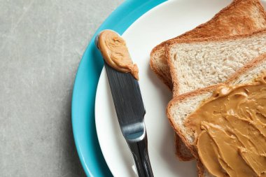 Fıstık ezmesi plaka, closeup ile tost ekmeği