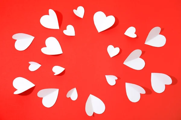 Küçük Kağıt Kalpler Renk Arka Plan Üstten Görünüm — Stok fotoğraf
